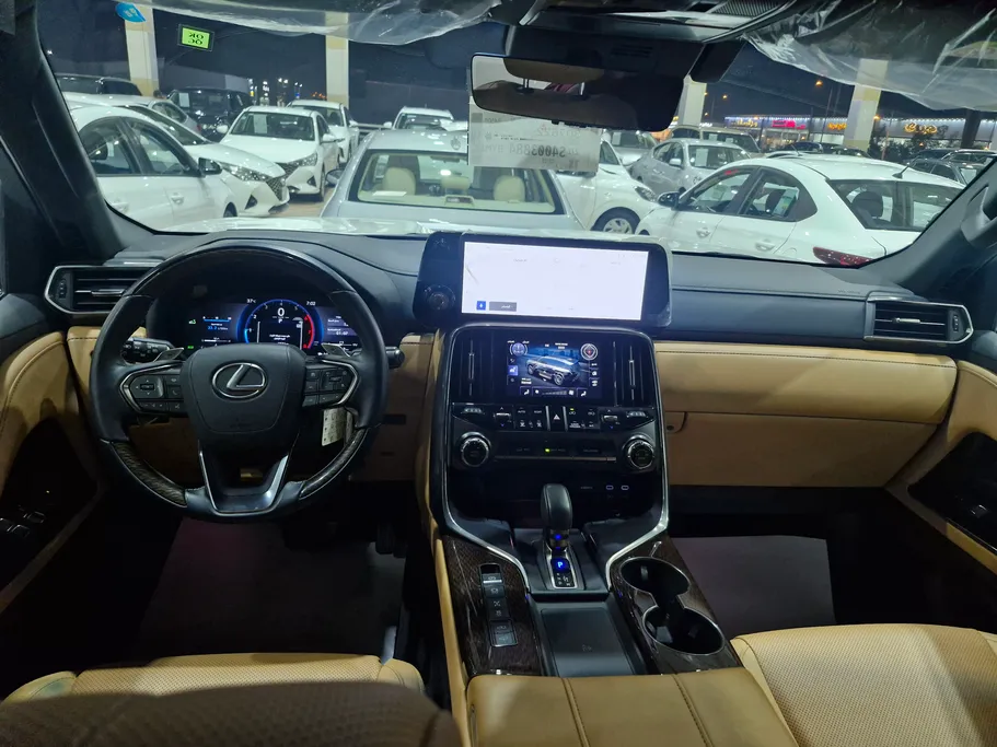 2025 Lexus LX 700 BH Hybrid Elite 