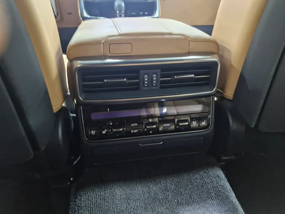 2025 Lexus LX 700 BH Hybrid Elite 