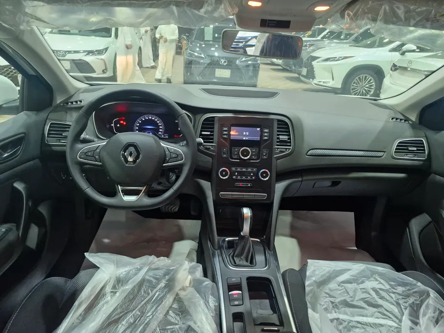 رينو ميجان E 2024 