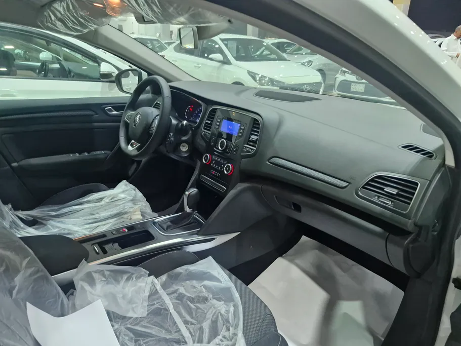 رينو ميجان E 2024 