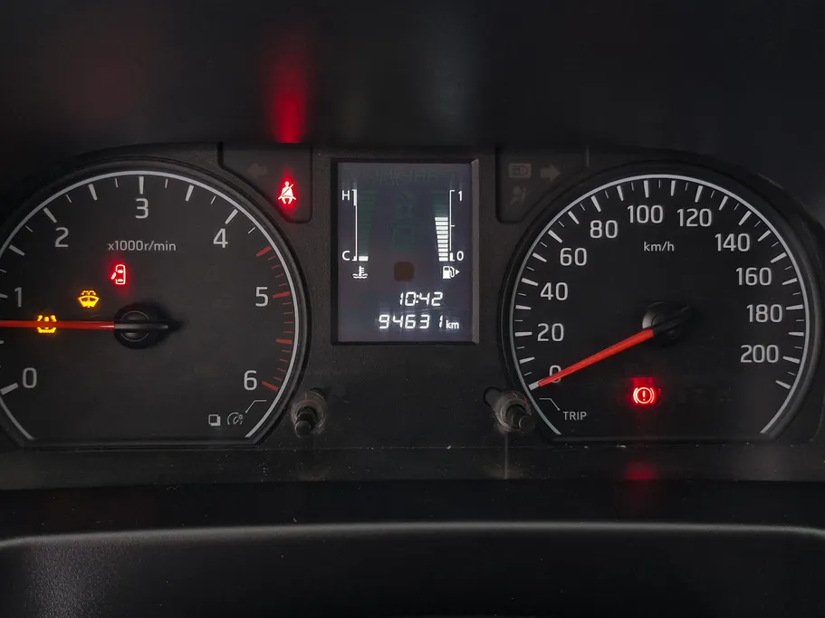 نيسان باص اورفان بضاعة 2022 