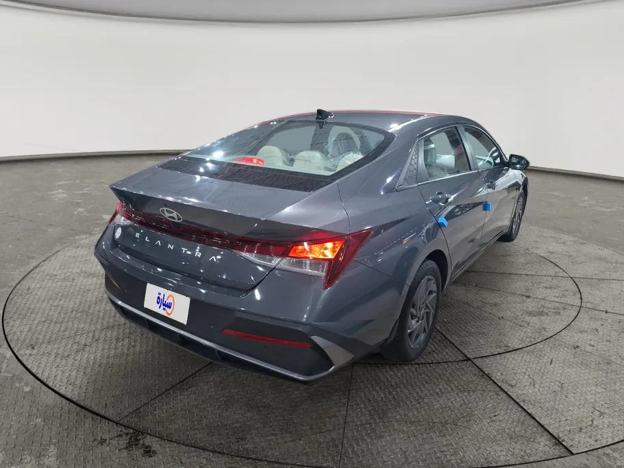 2024 Hyundai Elantra Smart 
