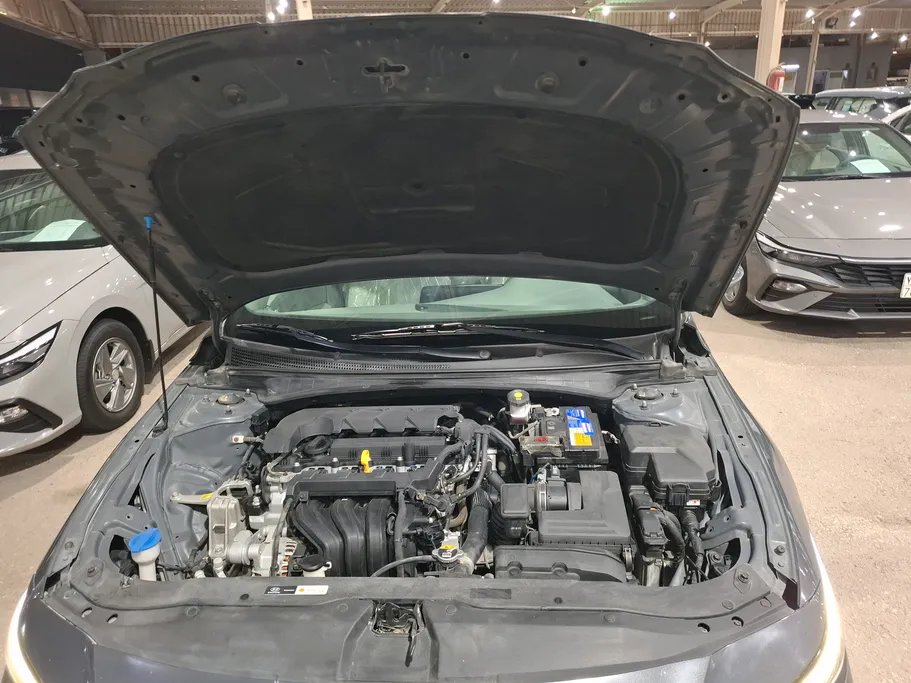 2024 Hyundai Elantra Smart 
