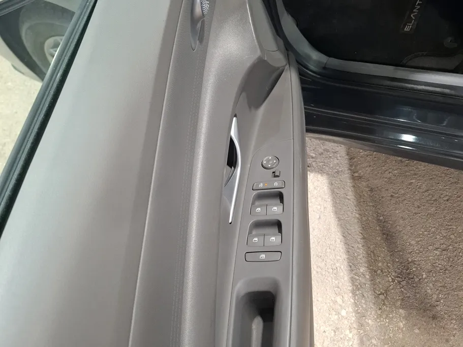 2024 Hyundai Elantra Smart 