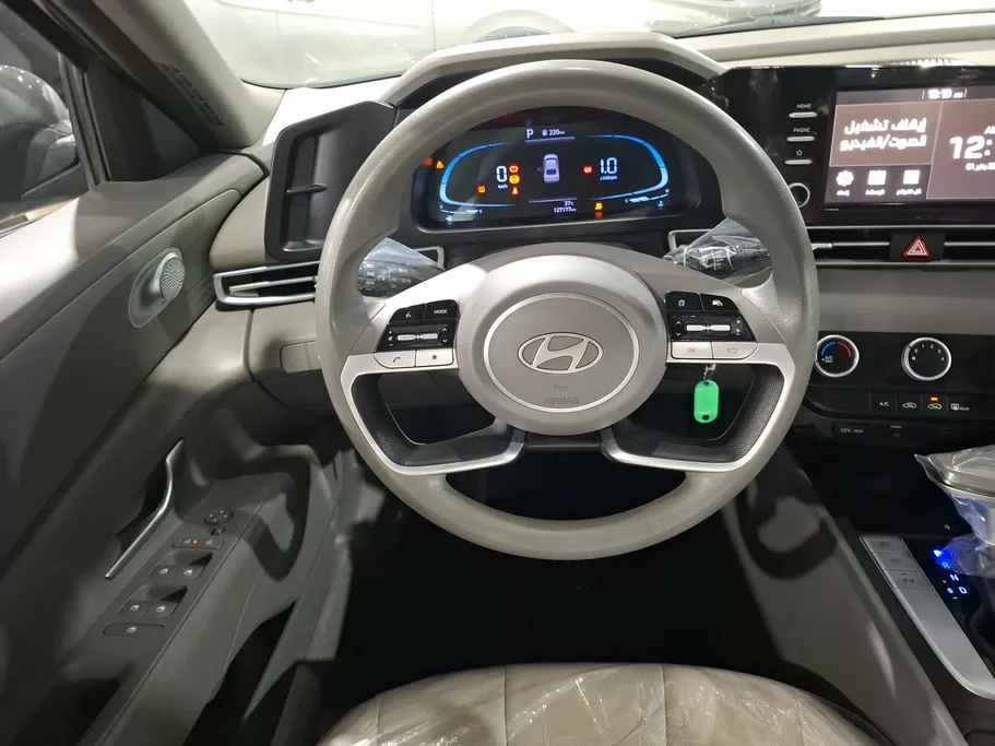 2024 Hyundai Elantra Smart 