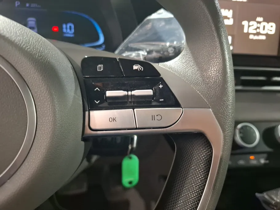 2024 Hyundai Elantra Smart 