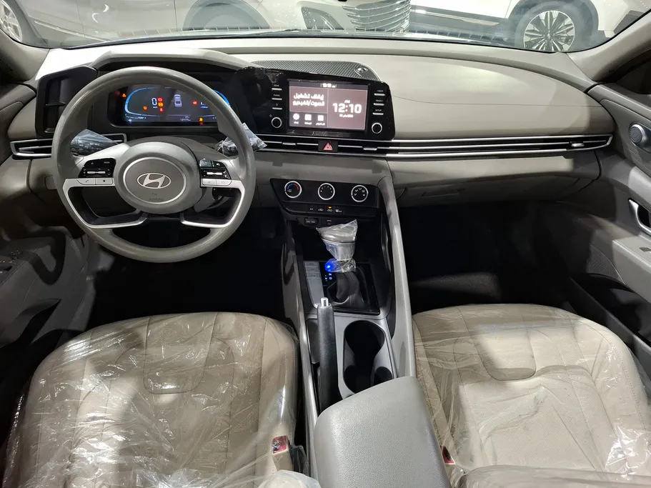 2024 Hyundai Elantra Smart 