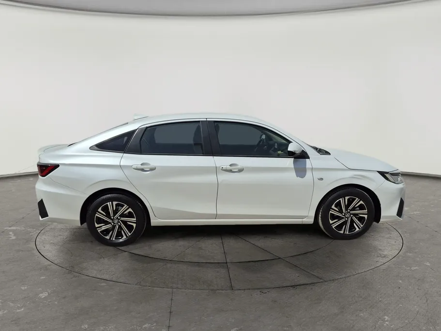2023 Toyota Yaris  Y Plus 