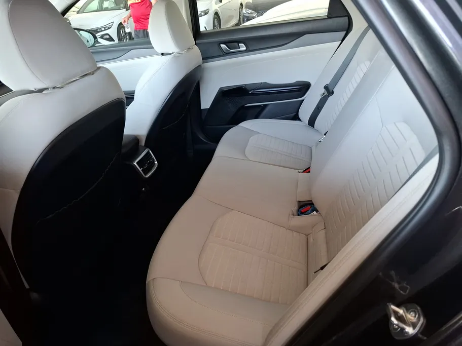 كيا K5 LX Panorama 2023 
