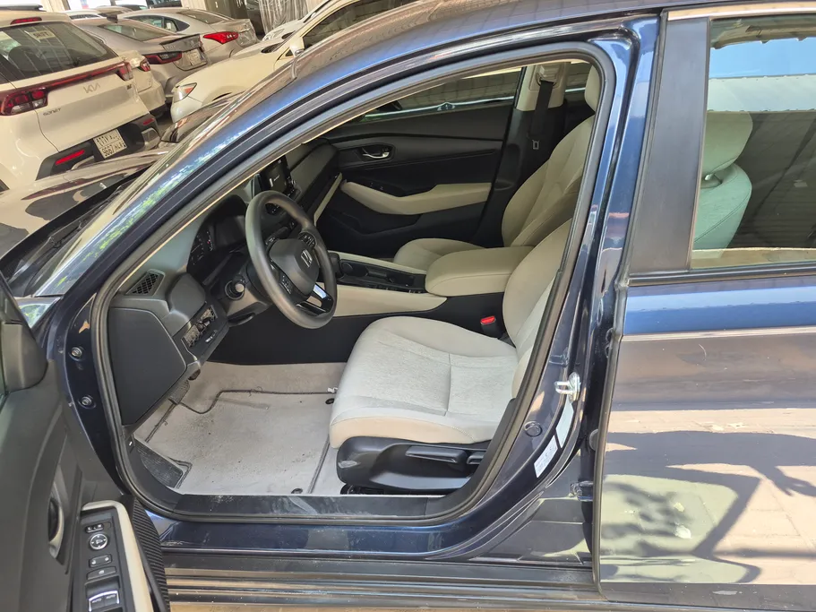 هوندا اكورد LX 2025 