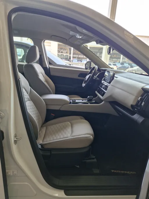 2024 Nissan Pathfinder S 
