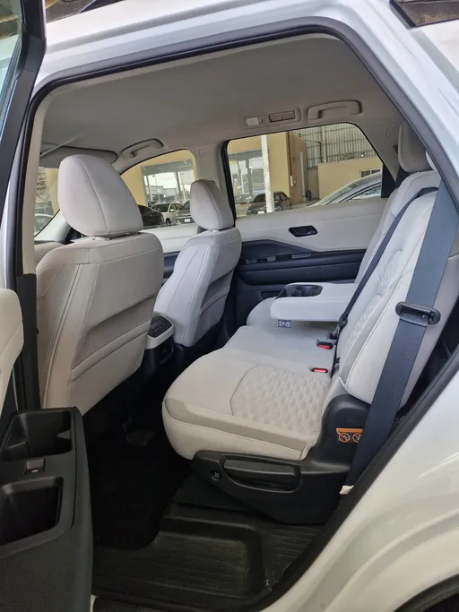 2024 Nissan Pathfinder S 
