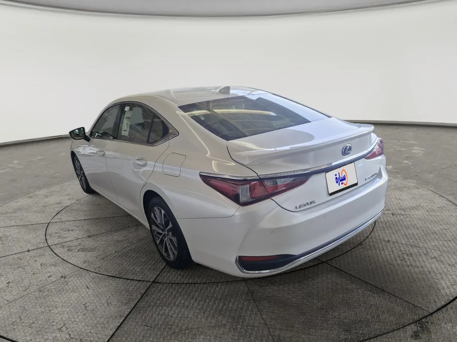 2023 Lexus ES 300 H 