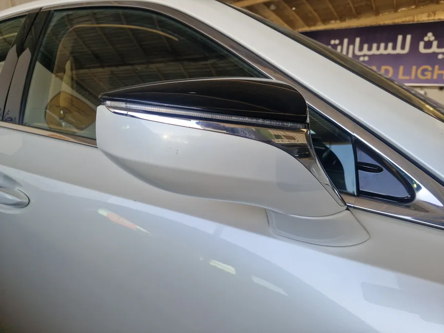2023 Lexus ES 300 H 