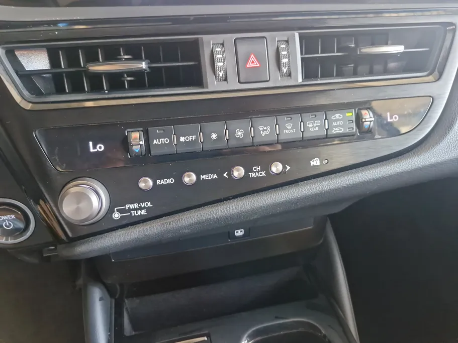 2023 Lexus ES 300 H 