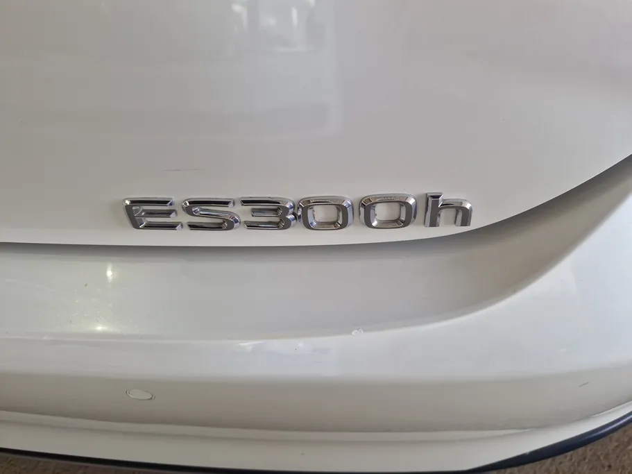 2023 Lexus ES 300 H 