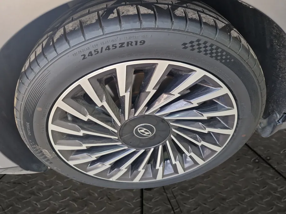 2024 Hyundai Azera calligraphy 