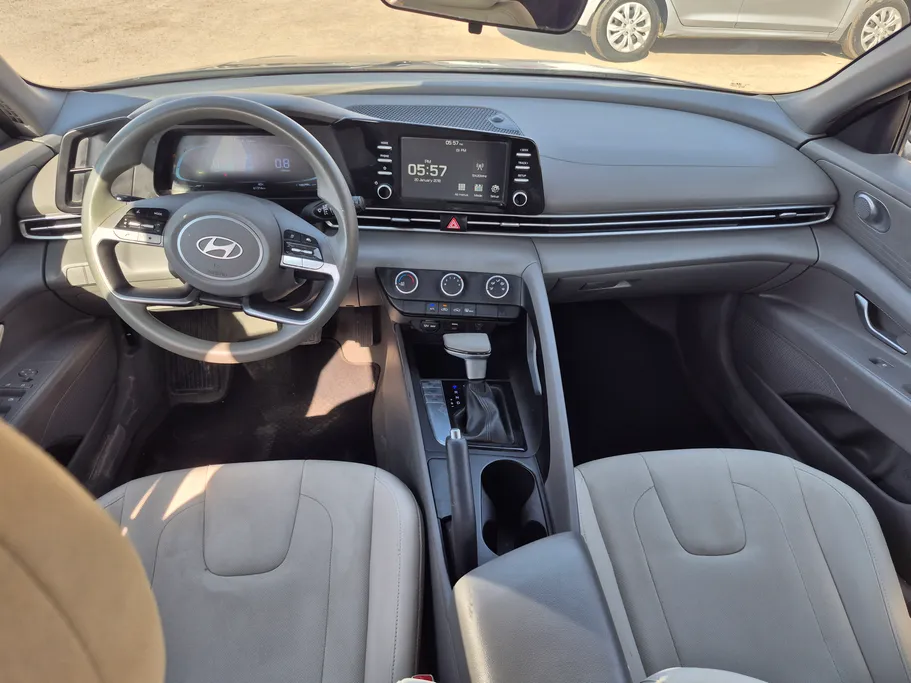 2025 Hyundai Elantra Fleet 