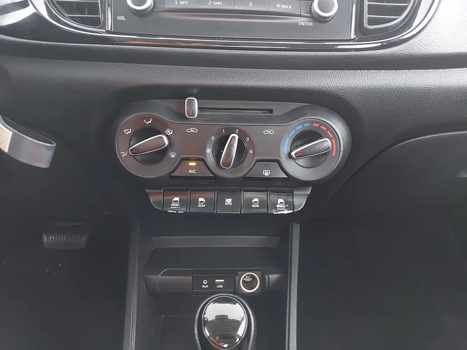 2022 Kia Pegas LX 