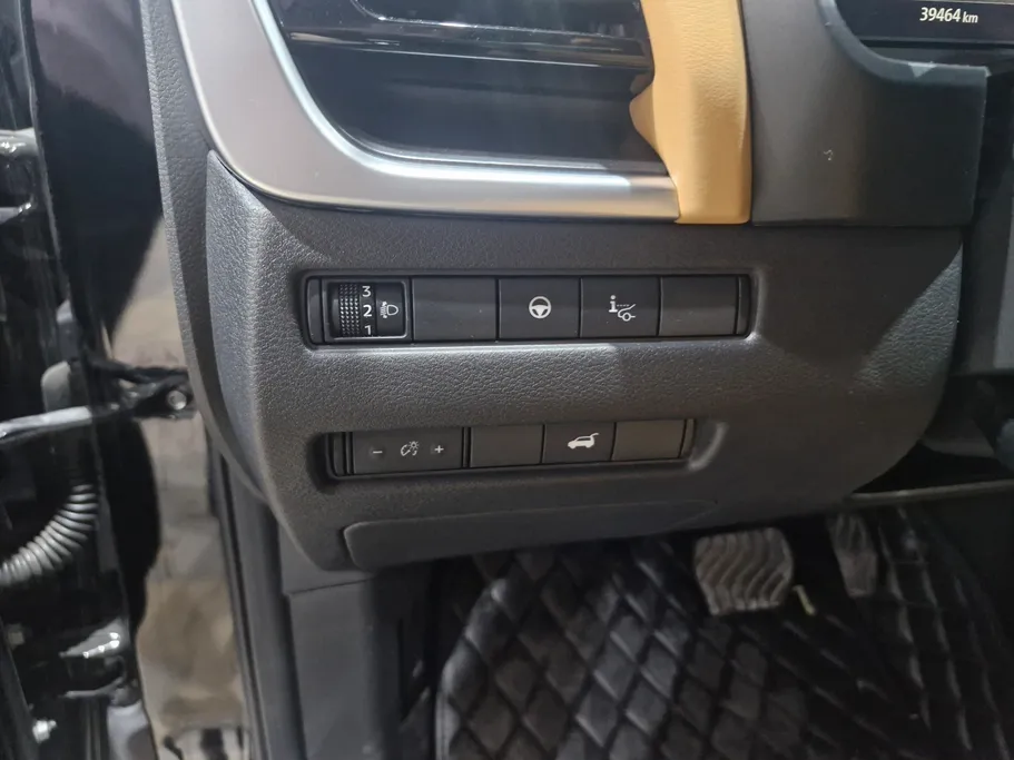 نيسان أكس تريل SV Plus 2024 