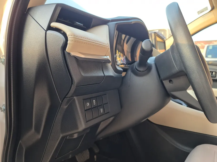 2023 Toyota Yaris  Y 