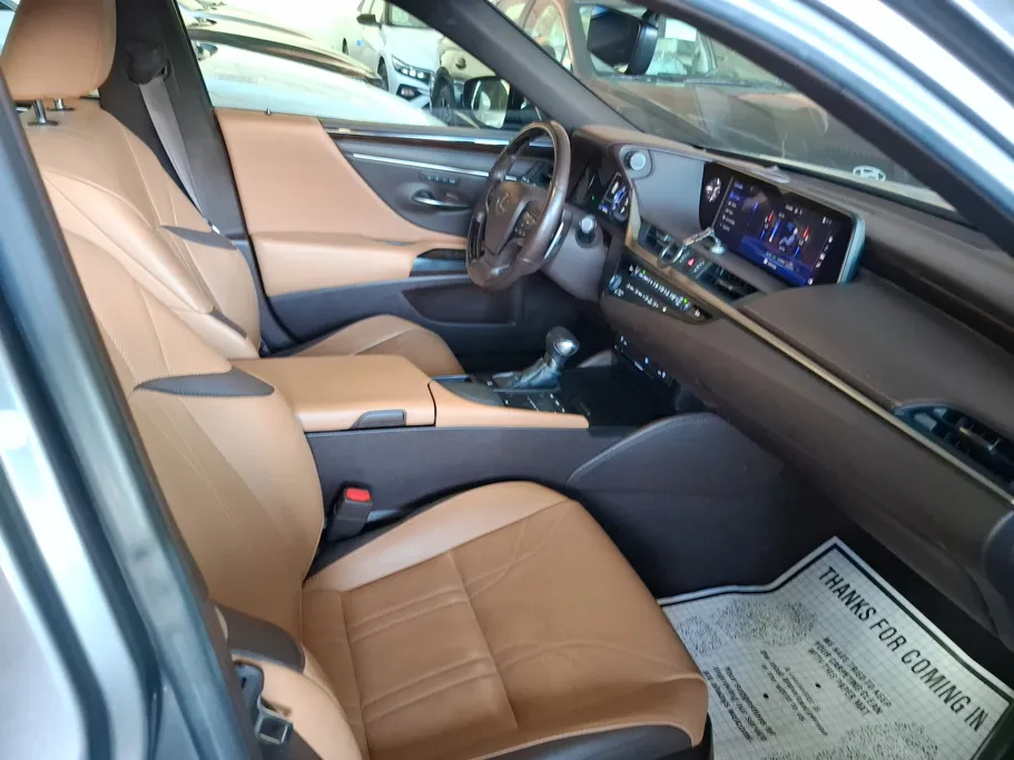 2019 Lexus ES 350 