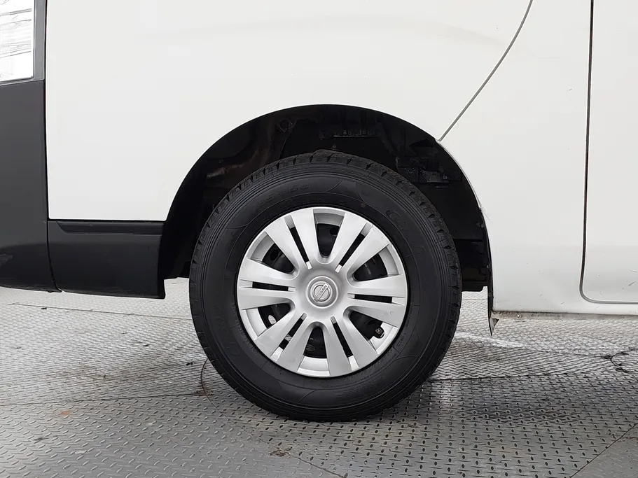 2022 Nissan Urvan بضاعة 
