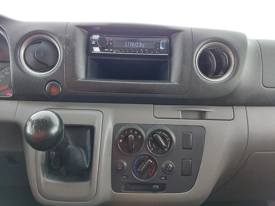 2022 Nissan Urvan بضاعة 