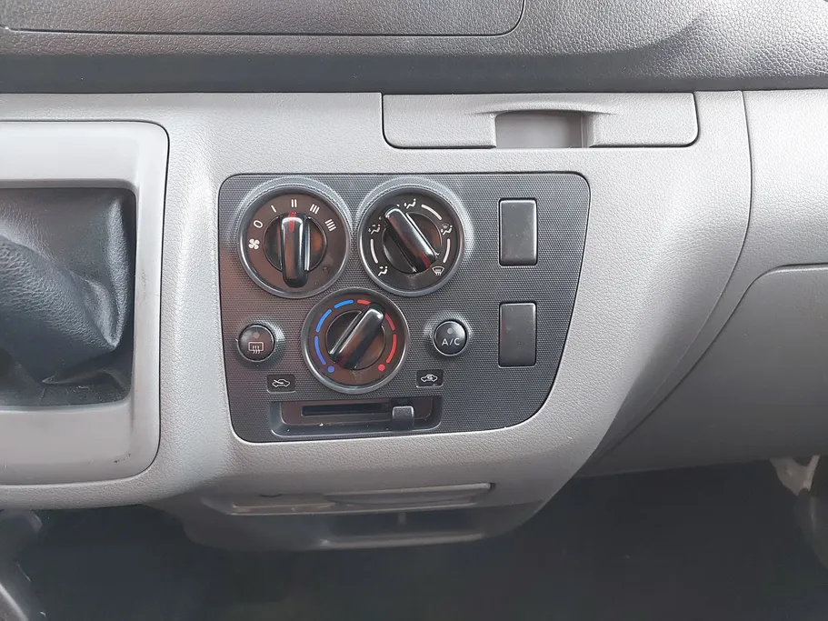2022 Nissan Urvan بضاعة 