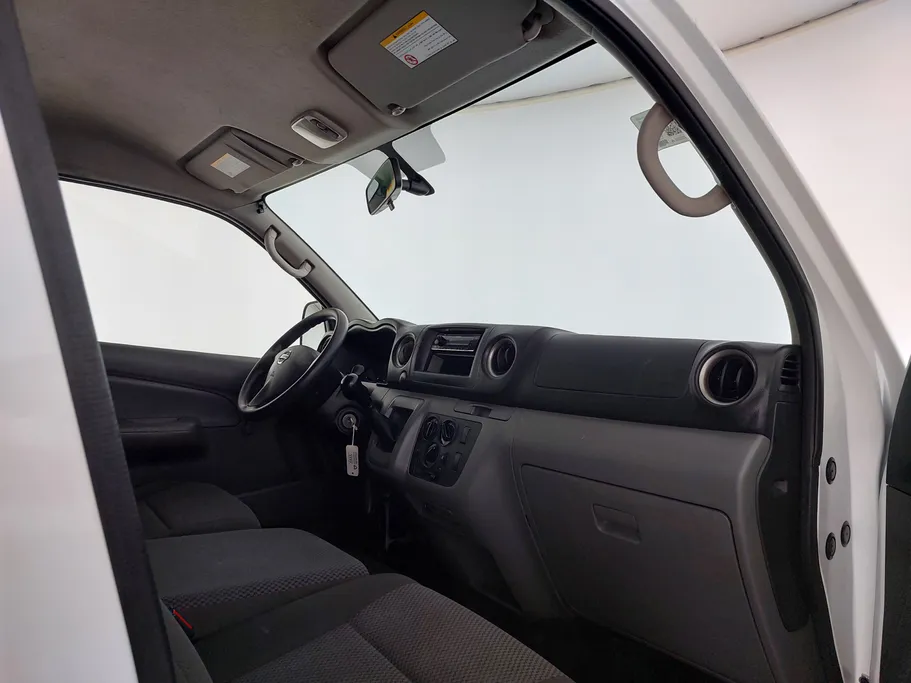 2022 Nissan Urvan بضاعة 
