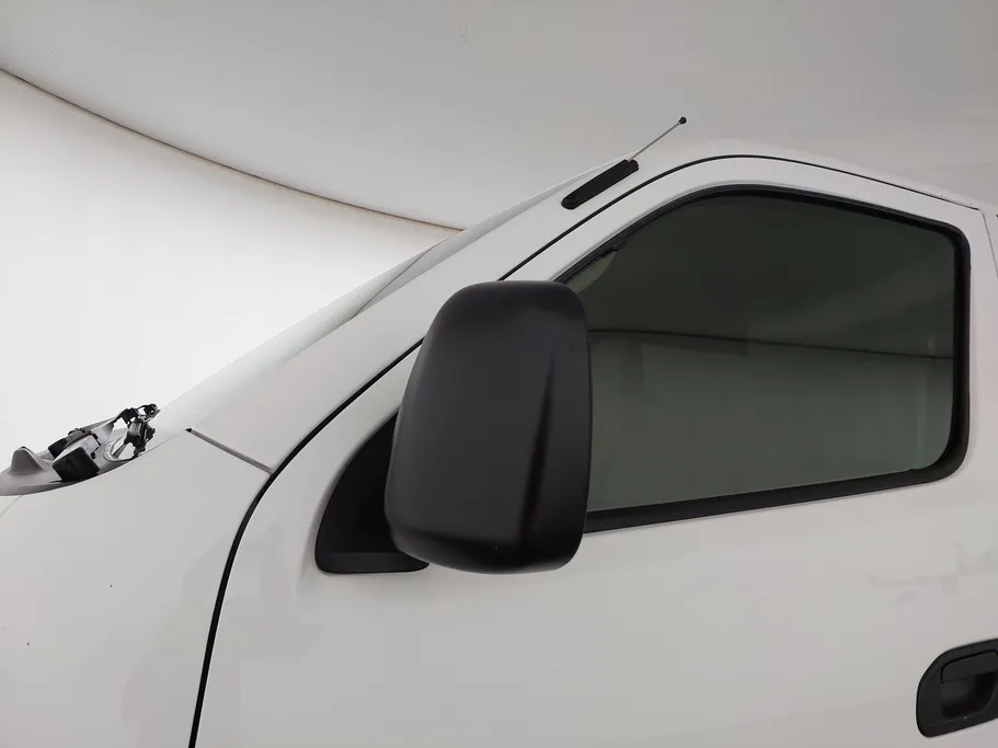 2022 Nissan Urvan بضاعة 