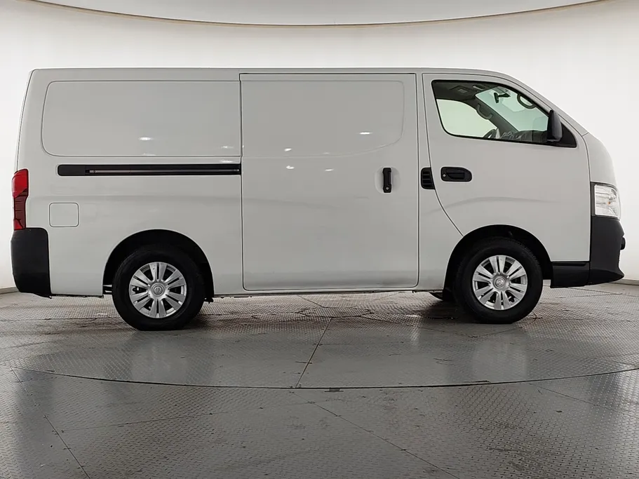 2022 Nissan Urvan بضاعة 