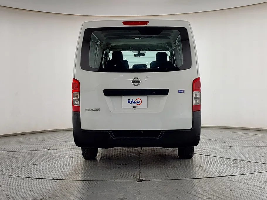 2022 Nissan Urvan بضاعة 