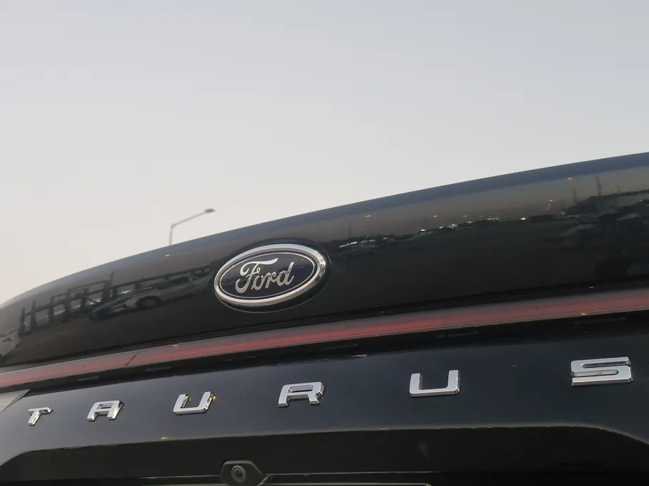 2025 Ford Taurus Trend 