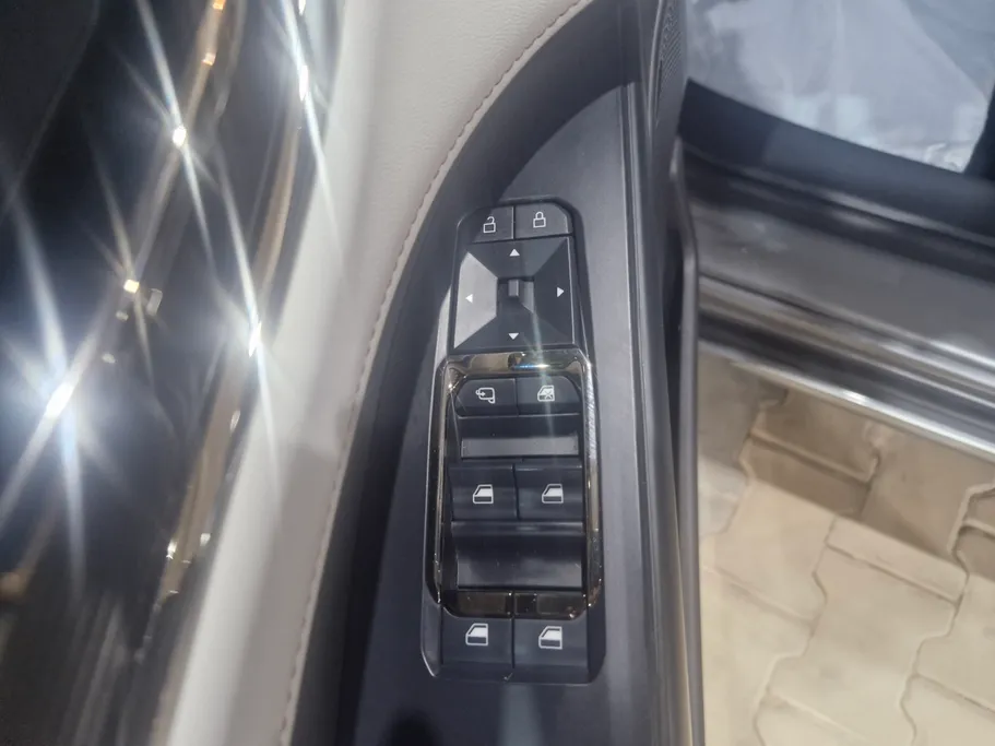 2025 Ford Taurus Trend 