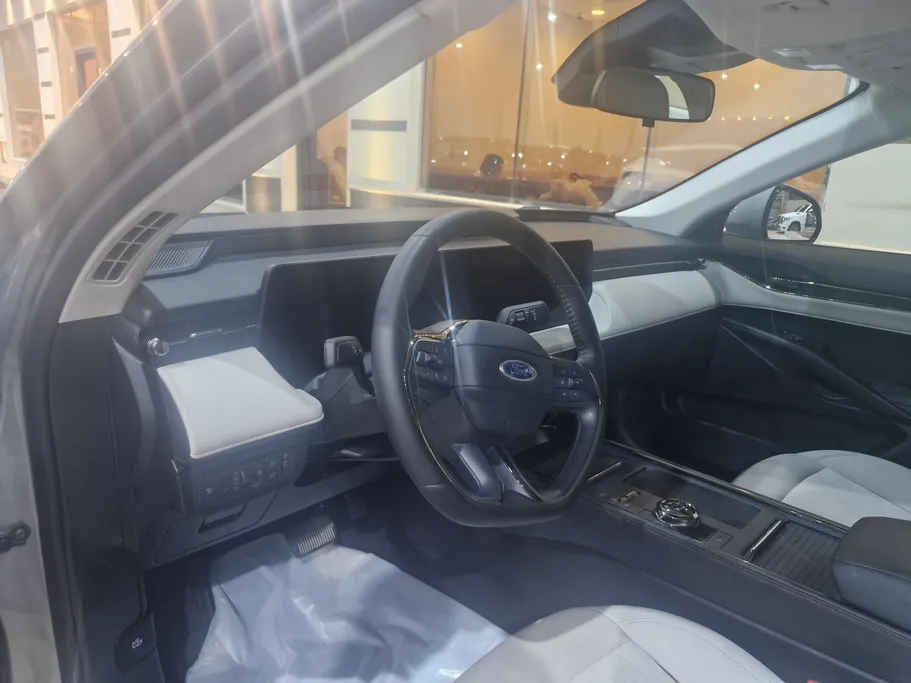 2025 Ford Taurus Trend 