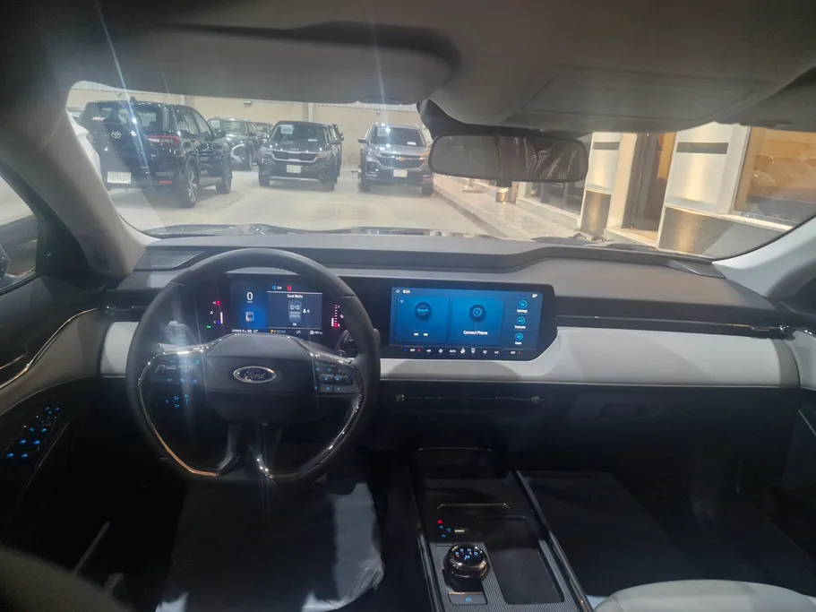2025 Ford Taurus Trend 