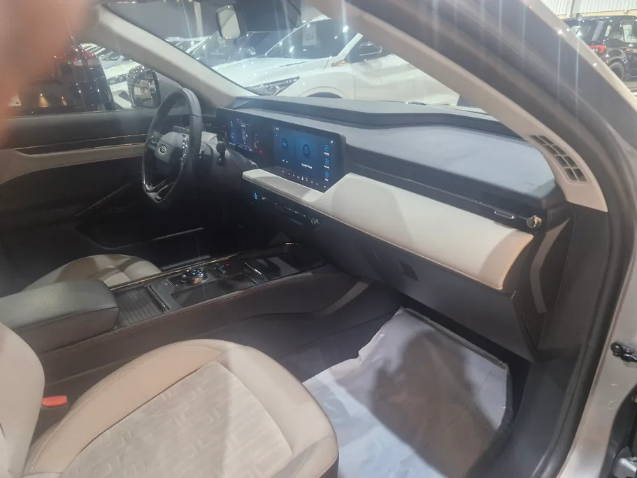 2025 Ford Taurus Trend 