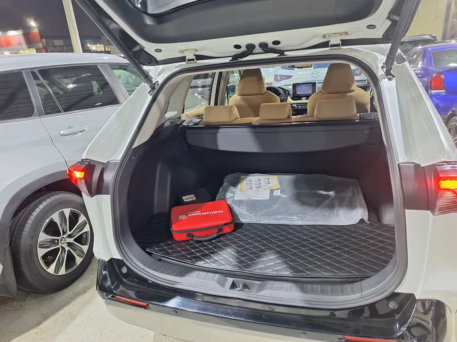 تويوتا راف فور XLE HEV 2025 