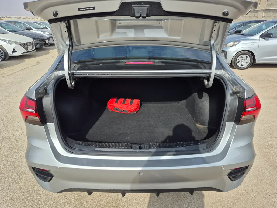 2025 MG 5 LUX 