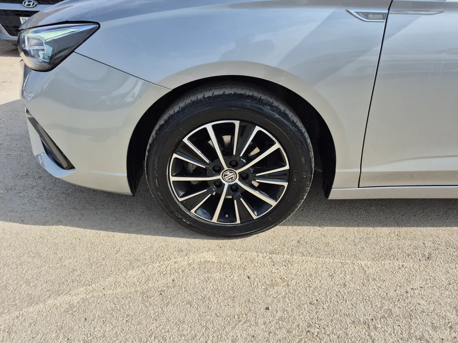 2025 MG 5 LUX 