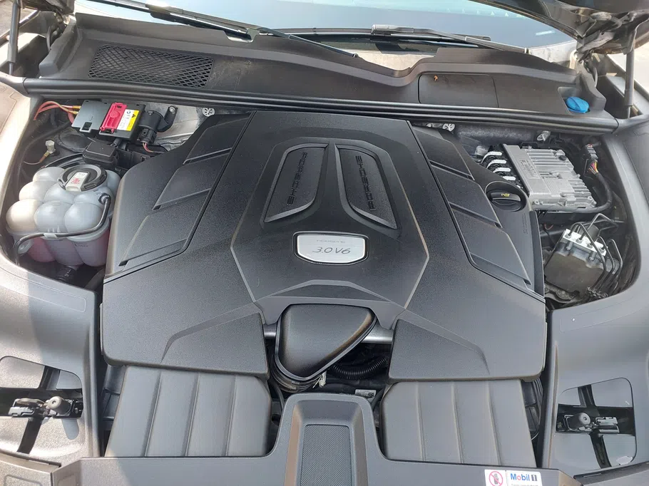 2020 Porsche Cayenne Coupe 