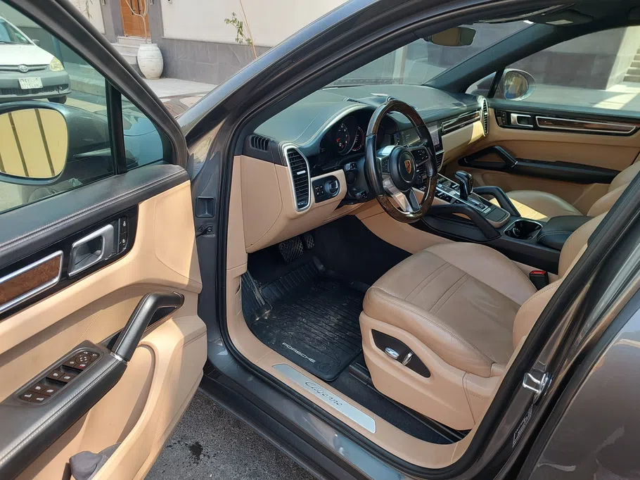 2020 Porsche Cayenne Coupe 
