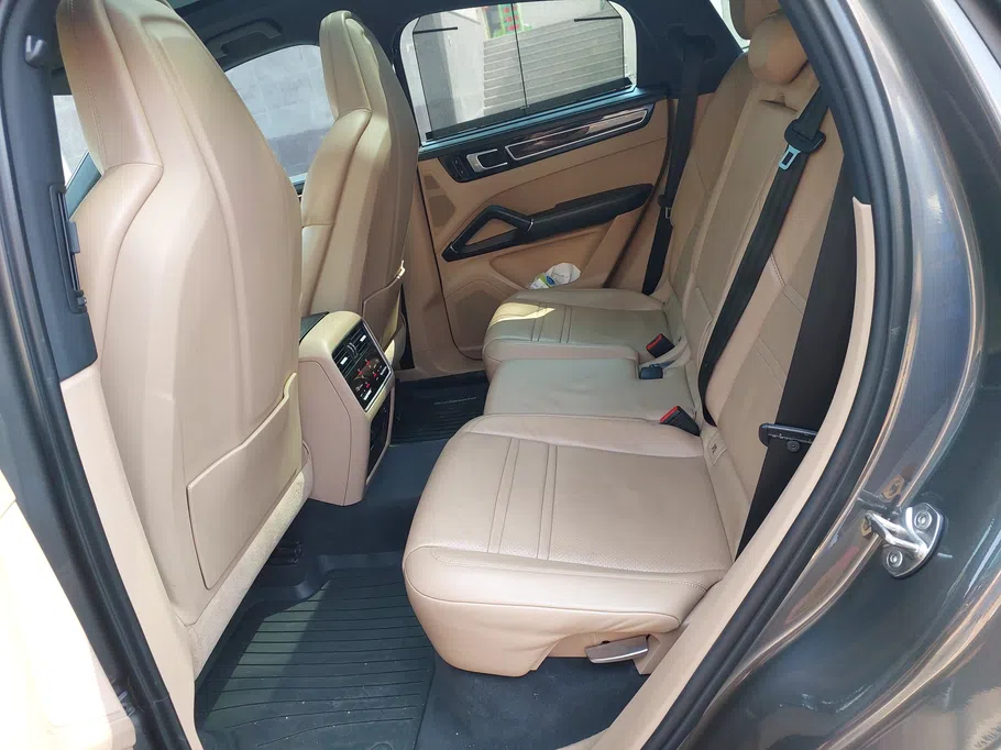 2020 Porsche Cayenne Coupe 