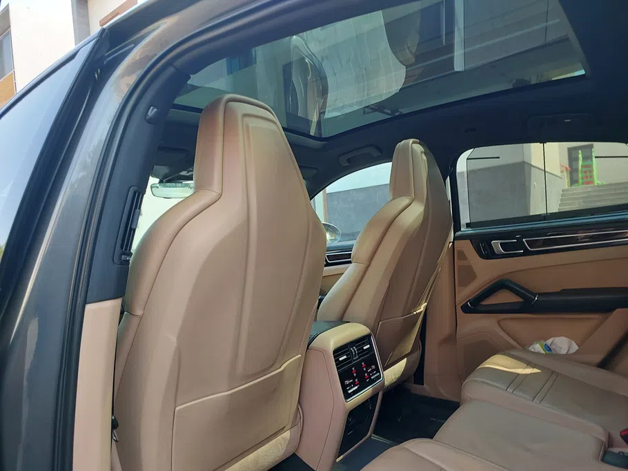 2020 Porsche Cayenne Coupe 