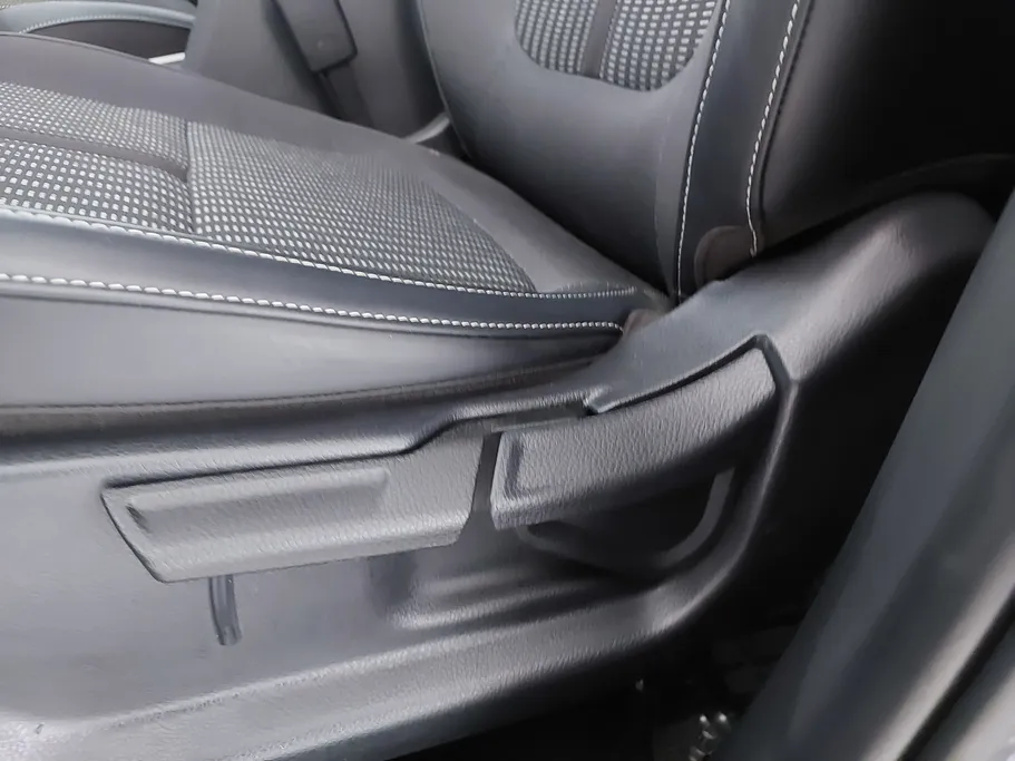 2025 Kia Carens GL MID 