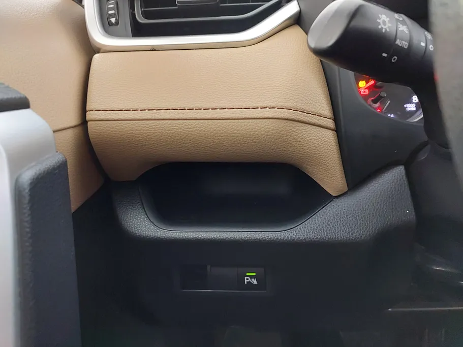 تويوتا راف فور LE 2024 