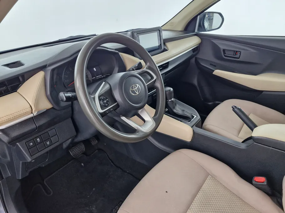 2023 Toyota Yaris  Y 