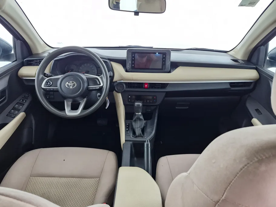 2023 Toyota Yaris  Y 