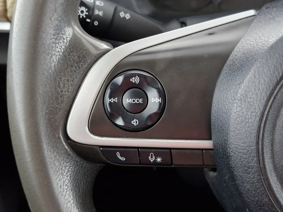 2023 Toyota Yaris  Y 
